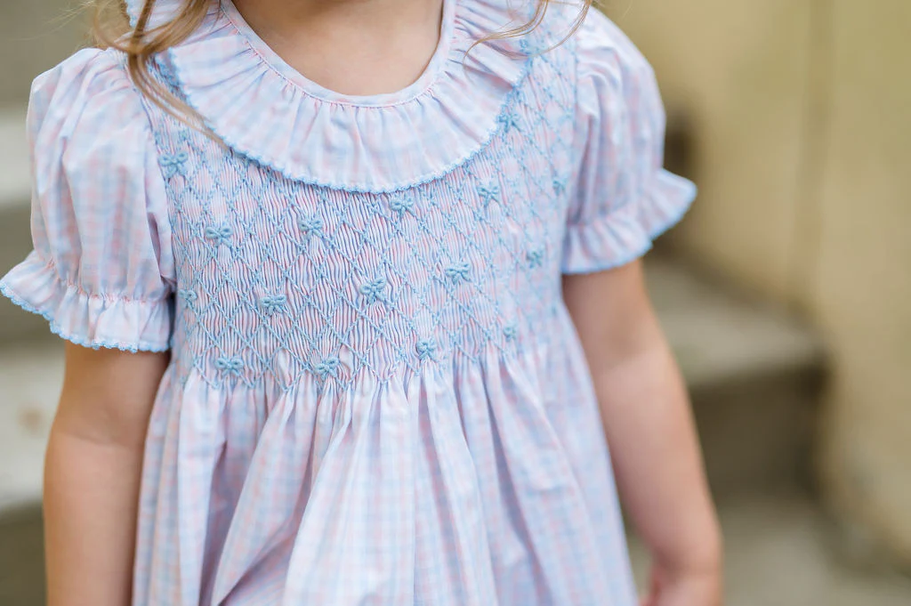 What is smocked clothing